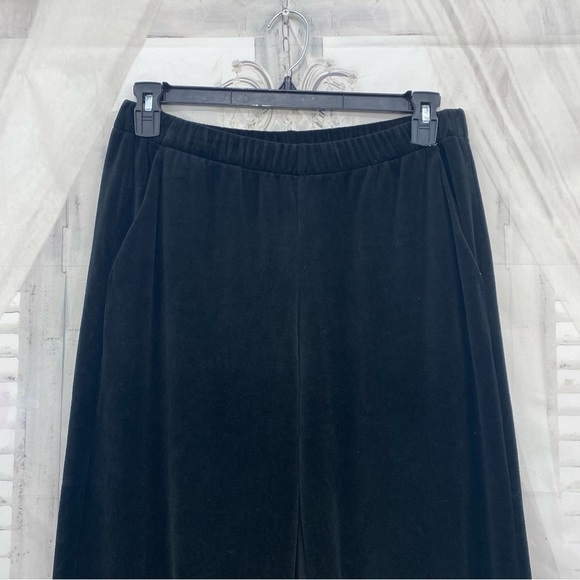 New - Picture 2 of 8